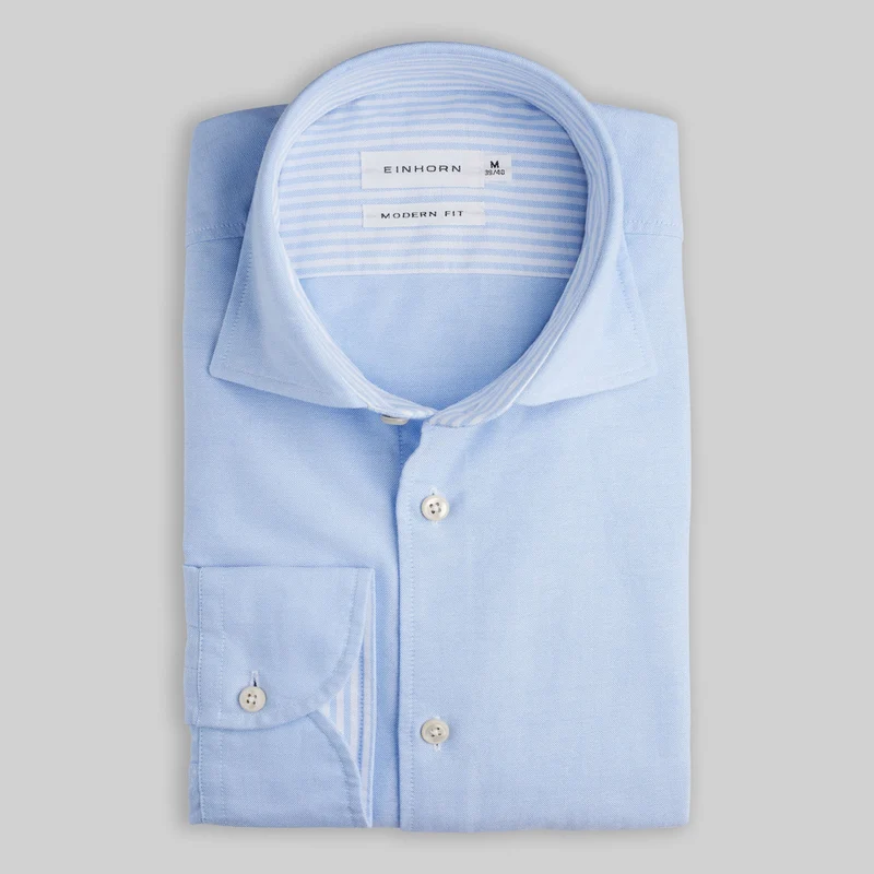 Hellblaues Oxfordhemd Modern Fit mit Kontrast