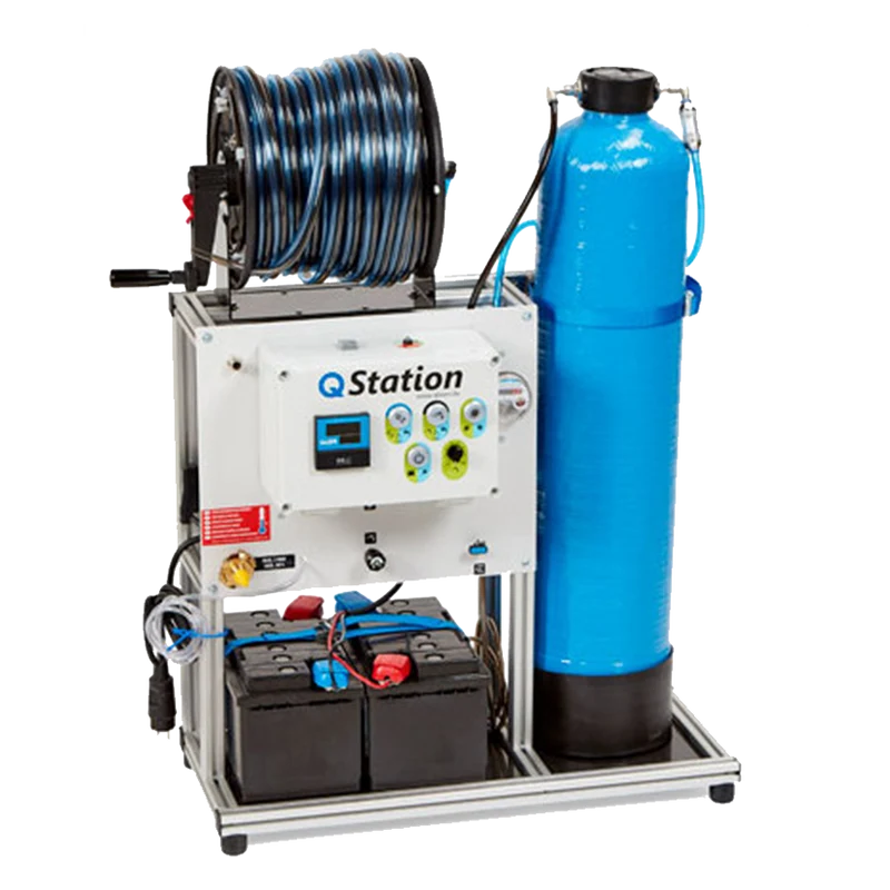 QLEEN Q-STATION Maquina para limpeza de vidros, fachadas, lamelas e painéis solares com água desmineralizada